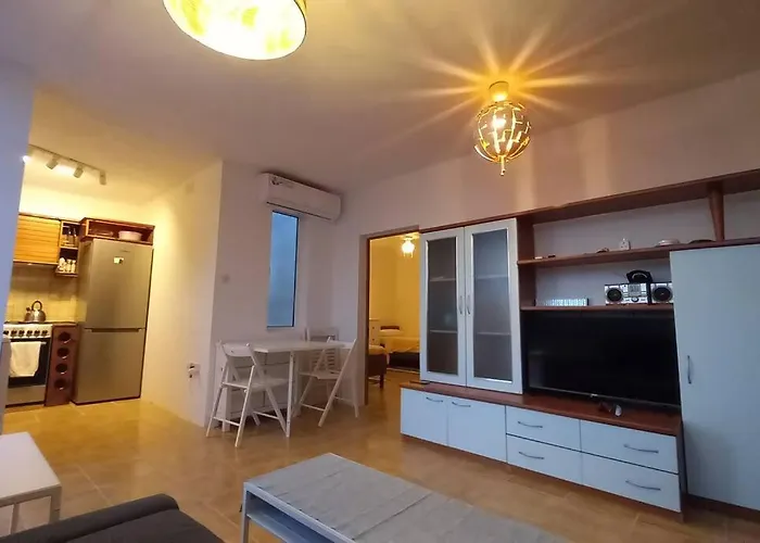 Sunset Apartment Victoria