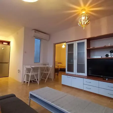 Sunset Apartment *